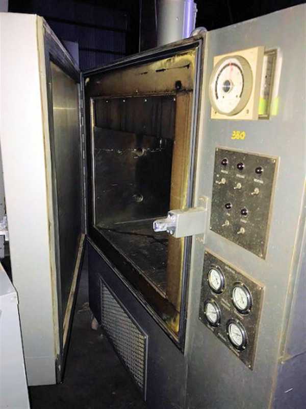 Webber Manufacturing Model Af-12-80 + 200 Environmental Test Chamber)